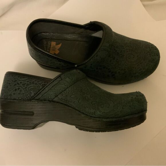 Dansko Women's Size 37 Blue tooled Leather Clogs Nursing Shoes - Picture 7 of 9